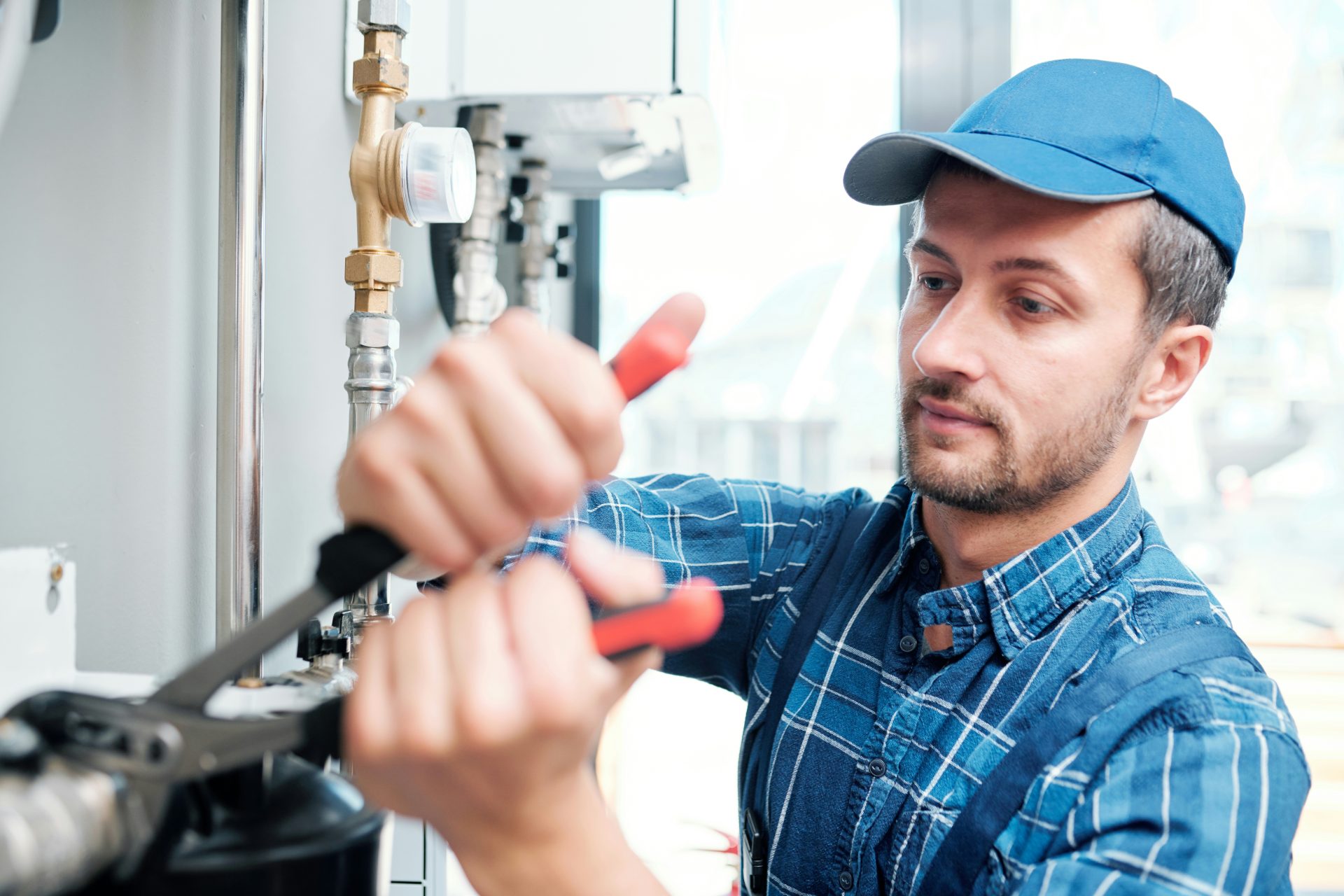 Read more about the article The Real Cost of Delaying a Plumbing Emergency