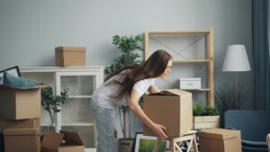 Read more about the article How to Downsize Your Home Before a Major Move: A Room-by-Room Guide